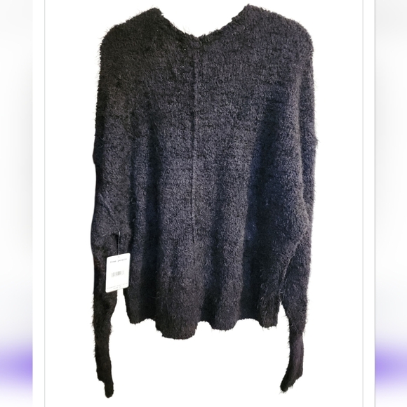 NWT Free People Icing V-Neck Fuzzy Eyelash Slouchy Soft Long Sleeve Sweater Blk - Picture 7 of 11